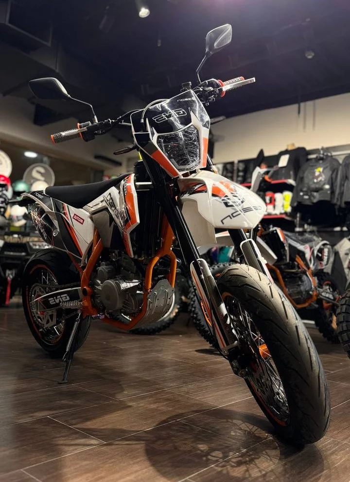 GEON DAKAR GNS 300 SM MOTARD