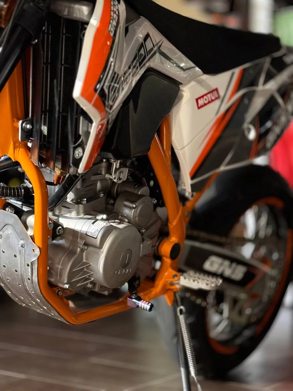 GEON DAKAR GNS 300 SM MOTARD