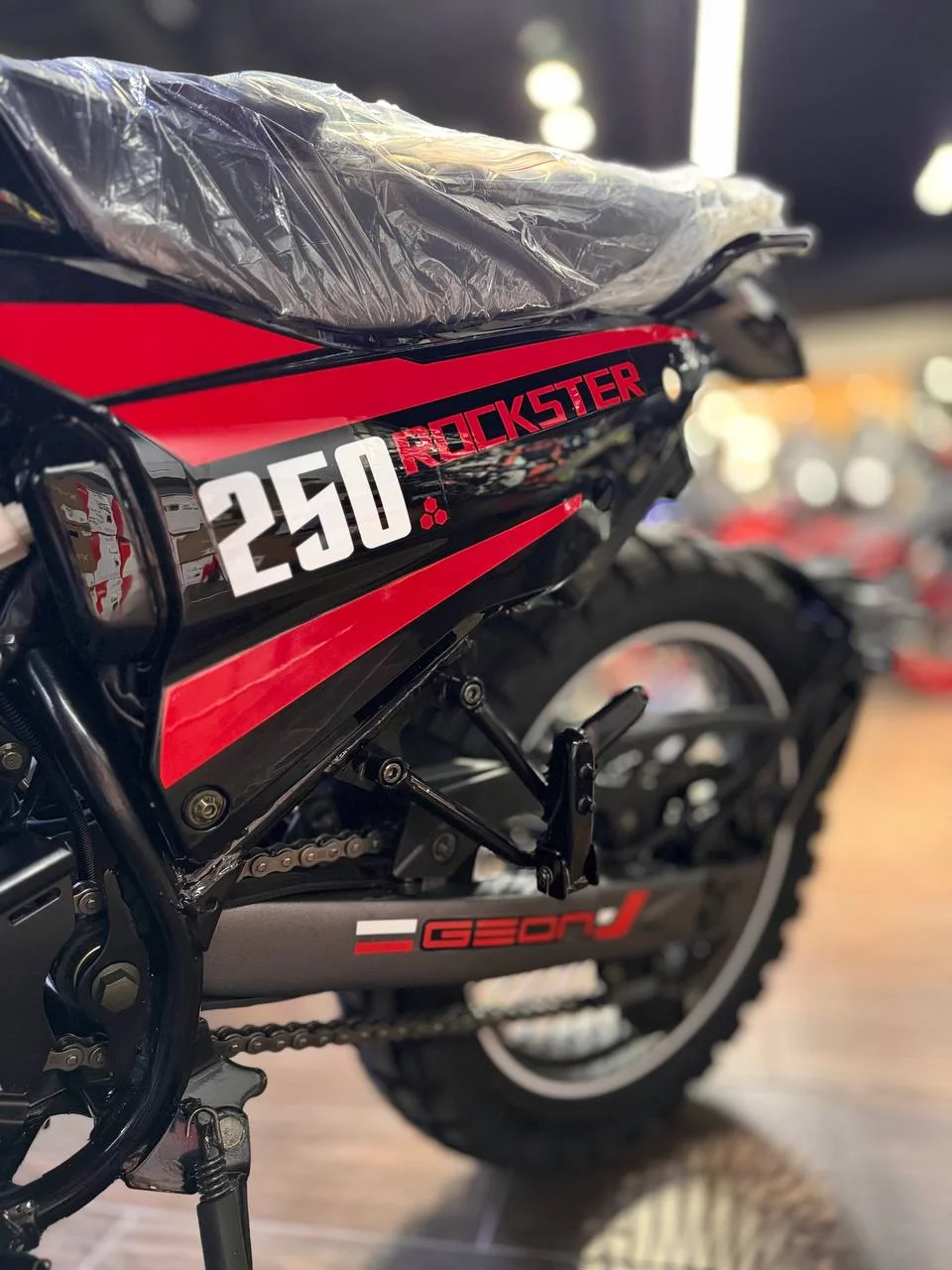 GEON ROCKSTER 250 ON-ROAD