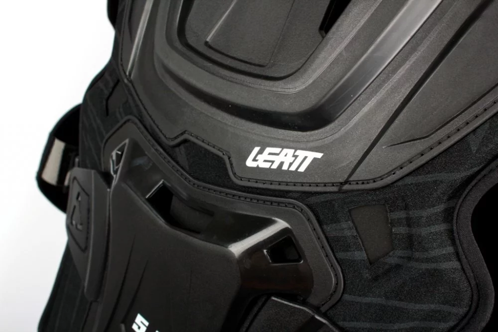 Leatt CHEST PROTECTOR 5.5 PRO [BLACK]