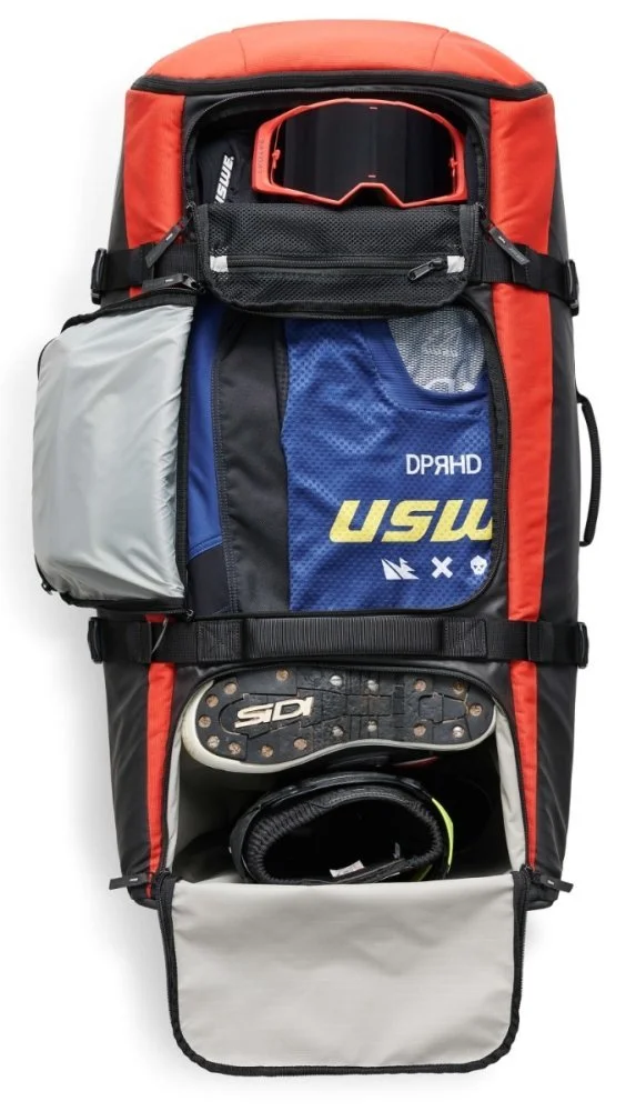 USWE BUDDY ROLLER GEAR BAG [FLAME RED]